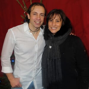 Tous ensemble, ils passent de très bons moments.
Philippe Candeloro et sa femme Olivia le 19 décembre 2012.
