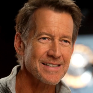 Lui qui espère s'etre remis sur pied pour le prochain prime.
James Denton blessé, DALS, TF1.