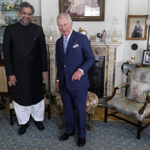 La disposition des pièces et la décoration sont restées telles qu'elles étaient à l'époque
Le premier ministre pakistanais Shahid Khaqan Abbasi reçu par le prince Charles à la Clarence House à Londres. Le 19 avril 2018