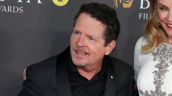 Michael J. Fox en fauteuil roulant : très affaibli par sa grave maladie, l'acteur émeut le public des BAFTA