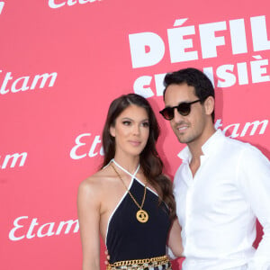 Iris Mittenaere et son compagnon Diego El Glaoui au photocall du défilé Etam Croisière 2023 à Saint-Tropez le 11 mai 2023. © Rachid Bellak / Bestimage France.