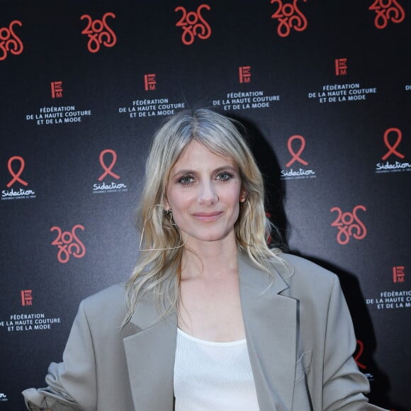 Mélanie Laurent - Photocall de la 20ème édition du dîner de la Mode du Sidaction, "Annees Palace" au Pavillon Cambon Capucines à Paris le 6 juillet 2023. © Rachid Bellak/Bestimage 