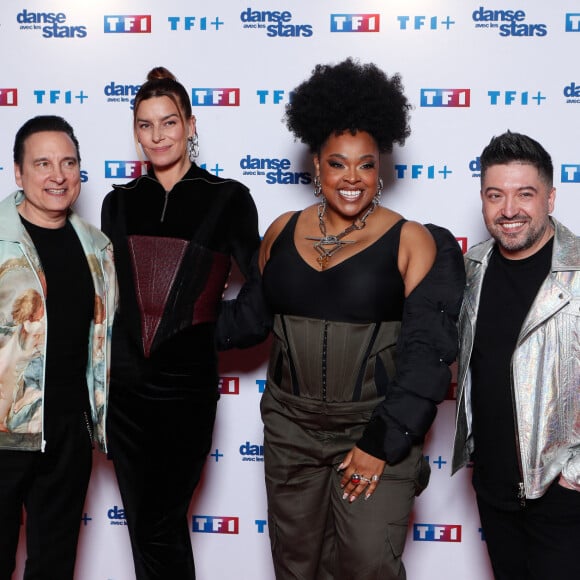 Il y a eu un "coup de foudre" en coulisses de "Danse avec les stars"
Jean-Marc Généreux, Fauve Hautot, Mel Charlot, Chris Marques - Photocall pour le lancement de la nouvelle saison de l'émission "Danse avec les stars (DALS)" à la Tour TF1 à Boulogne-Billancourt.© Christophe Clovis / Bestimage 