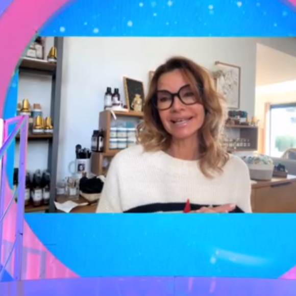 "C'est une scène qui me restait vraiment dans le coeur. Putain, c'est fou je suis émue", a-t-elle lâché
Ingrid Chauvin fait une apparition surprise dans "Les 12 coups de midi" sur TF1