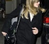 L'actrice est en effet blonde désormais ! 
Angelina Jolie quitte les locaux de son usine de mode - New York.