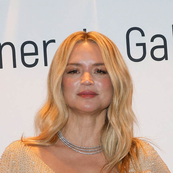 ou encore Virginie Efira
Virginie Efira - Photocall de la 49ème édition de la cérémonie des César au Fouquet's à Paris Le 23 fevrier 2024 © Coadic Guirec / Bestimage