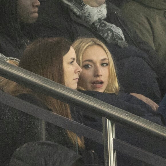 Chloé Jouannet - People dans les tribunes du match de Ligue 1 Uber Eats "PSG-Rennes" (1-1) au Parc des Princes à Paris le 25 février 2023. © Cyril Moreau/Bestimage 