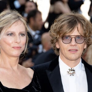 Karin Viard, Alex Lutz - Montée des marches du film "The Old Oak" lors du 76e Festival International du Film de Cannes. Le 26 mai 2023. © Jacovides-Moreau / Bestimage