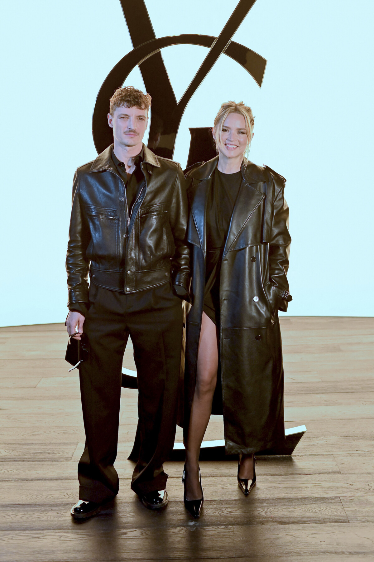 Photo : Niels Schneider, Virginie Efira - Défilé Saint Laurent ...