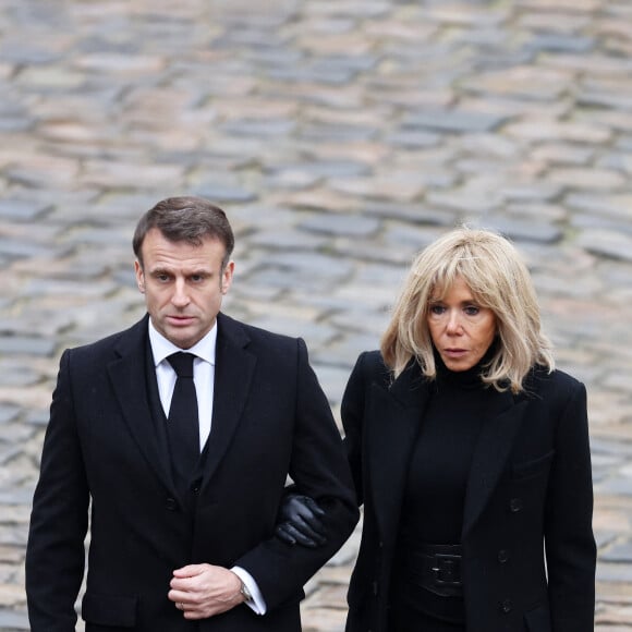 Elle est issue du premier mariage de Brigitte Macron avec André-Louis Auzière
 
Le président de la République française Emmanuel Macron et sa femme la Première Dame Brigitte Macron - Cérémonie d'hommage national aux victimes françaises des attaques terroristes du 7 octobre en Israël dans la cour d'honneur de l'Hôtel national des Invalides, à Paris, France, le 7 février 2024. © Dominique Jacovides/Bestimage