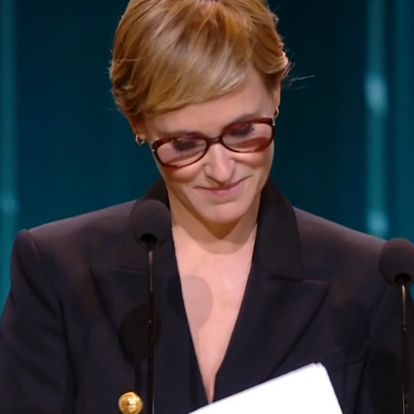 C'est ce qu'elle a raconté, le 29 février 2024, lors d'une audition devant le Sénat, demandée pour réclamer une réforme du cinéma.
Judith Godrèche, son discours aux César 2024, Canal+.