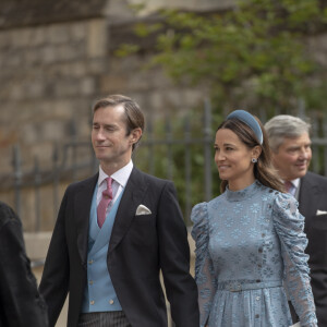 Pippa Middleton, son mari James Matthews - Mariage de Lady Gabriella Windsor avec Thomas Kingston dans la chapelle Saint-Georges du château de Windsor le 18 mai 2019. 