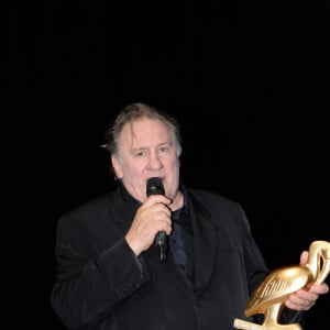 Exclusif - Gérard Depardieu reçoit un Ibis d'or pour l'ensemble de sa carrière sur la scène du palais de congrès Atlantia lors du 5ème festival du cinéma et musique de film de la Baule le 4 novembre 2018. © Rachid Bellak/Bestimage