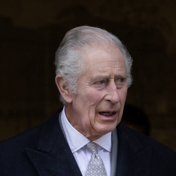 Charles III semble bien plus préoccupé par la santé de Kate Middleton que par la sienne
Le roi Charles III d'Angleterre quitte l'hôpital avec la reine consort Camilla après y avoir subi une opération de la prostate. Londres