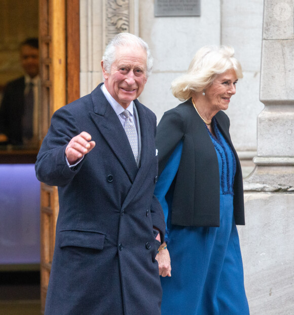 Le roi Charles III d'Angleterre et Camilla Parker Bowles, reine consort d'Angleterre, quittent la London Clinic à Londres, Royaume Uni, 29 janvier 2024, où le roi Charles avait subi une intervention pour une hypertrophie de la prostate. © Tayfun Salci/ZUMA Press/Bestimage 