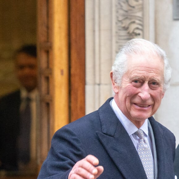 Le roi Charles III d'Angleterre et Camilla Parker Bowles, reine consort d'Angleterre, quittent la London Clinic à Londres, Royaume Uni, 29 janvier 2024, où le roi Charles avait subi une intervention pour une hypertrophie de la prostate. © Tayfun Salci/ZUMA Press/Bestimage 