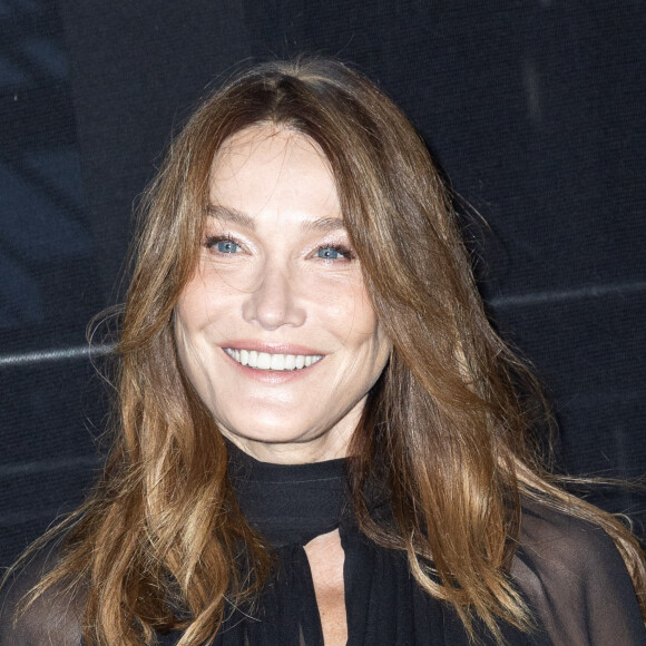 Carla Bruni - Photocall du défilé Saint Laurent Womenswear Printemps/été 2024 dans le cadre de la Fashion week de Paris le 26 septembre 2023 à Paris. © Olivier Borde/Bestimage 