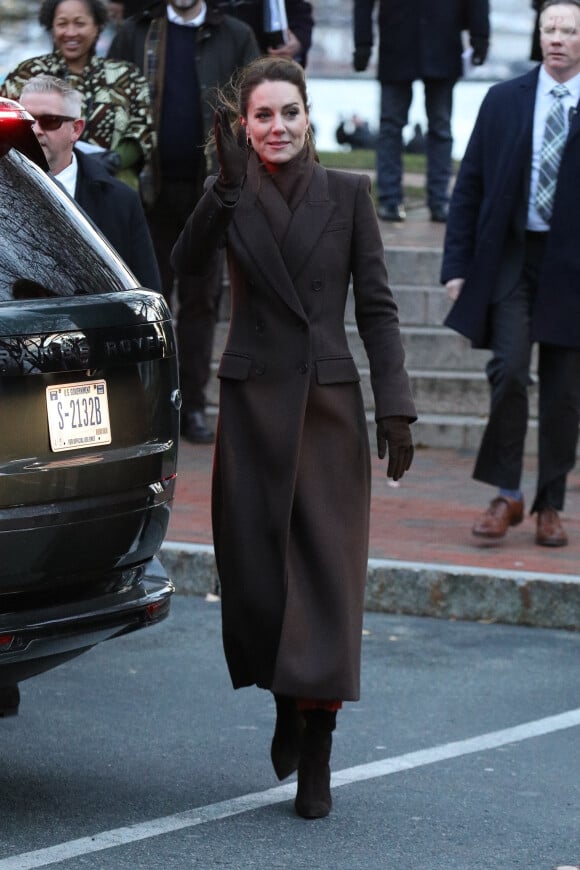 Le prince William, prince de Galles, et Catherine (Kate) Middleton, princesse de Galles, arrivent à Boston lors de leur visite officielle aux Etats-Unis le 1er décembre 2022. 