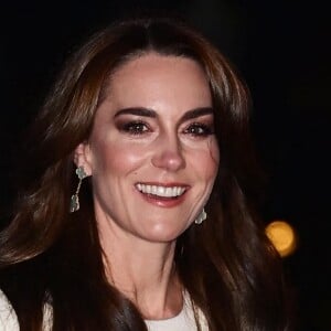 Y aurait-il eu une manipulation importante ? Certains internautes en sont persuadés.
Catherine (Kate) Middleton, princesse de Galles, arrive au traditionnel concert de Noël "Together At Christmas" à l'abbaye de Westminster à Londres, Royaume Uni, le 8 décembre 2023.