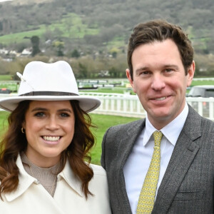 La princesse Eugenie d'York et son mari Jack Brooksbank, au festival de Cheltenham, le 13 mars 2024. 