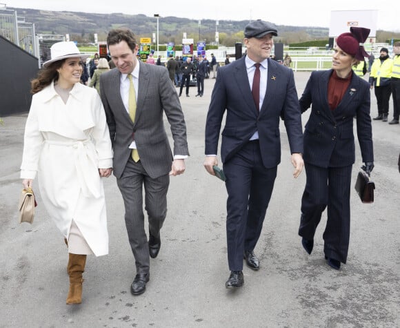 Les deux couples sont très complices. 
Zara Tindall, Mike Tindall, Princess Eugenie, Jack Brooksbank - La princesse Eugenie et son mari J.Brooksbank, M.Tindall et sa femme Z.Phillips (Z.Tindall), au festival de Cheltenham, le 13 mars 2024. 