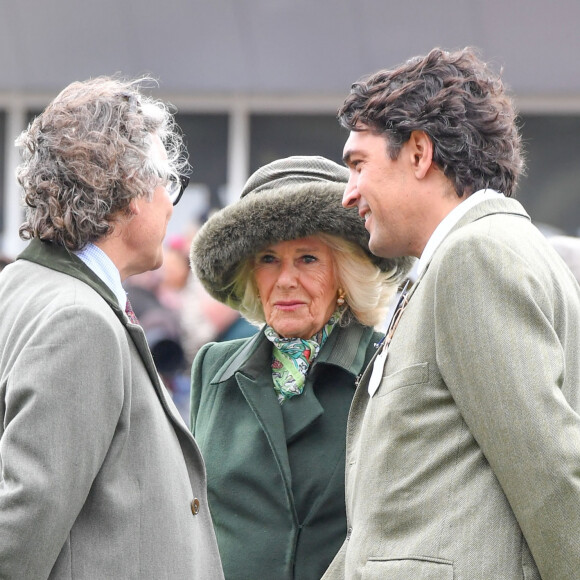 Camilla Parker Bowles, reine consort d'Angleterre, lors du festival hippique de Cheltenham, le 13 mars 2024. 