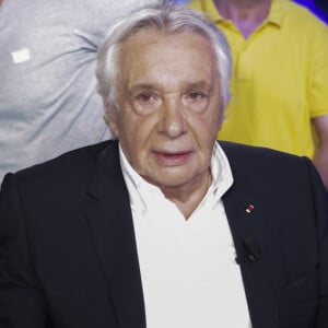 et son manoir en Normandie.
Exclusif - Michel Sardou sur le plateau de l'émission Touche pas à mon poste (TPMP) présentée en direct par C.Hanouna et diffusée sur C8 le 29 août 2022. © Jack Tribeca / Bestimage 