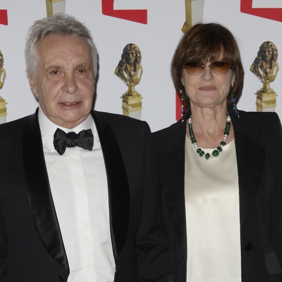Puis s'en va ensuite dans le midi, rejoindre sa femme dans leur nouvelle maison.
Michel Sardou et sa femme Anne-Marie Périer - La 26e nuit des Molières aux Folies Bergère à Paris, le 2 juin 2014. 