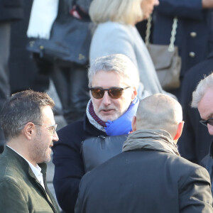 José Garcia, Antoine de Caunes, Laurent Chalumeau, Dominique Farrugia - Sorties des obsèques du journaliste, animateur de télévision et animateur de radio français Philippe Gildas en la salle de la Coupole au crématorium du cimetière du Père-Lachaise à Paris, France, le 5 novembre 2018. 