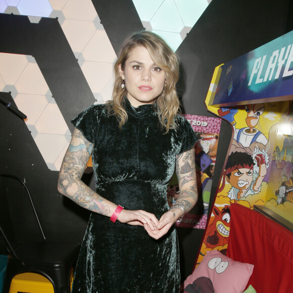 Une chose qui ne lui était jamais arrivée
Béatrice Martin, dite Coeur de pirate - Soirée pour la sortie de l'album "Back dans les Bacs" à la salle player one à Paris le 15 octobre 2019. 16 Artistes rendent hommage aux tubes des Annees 90/2000 © © Christophe Aubert via Bestimage
