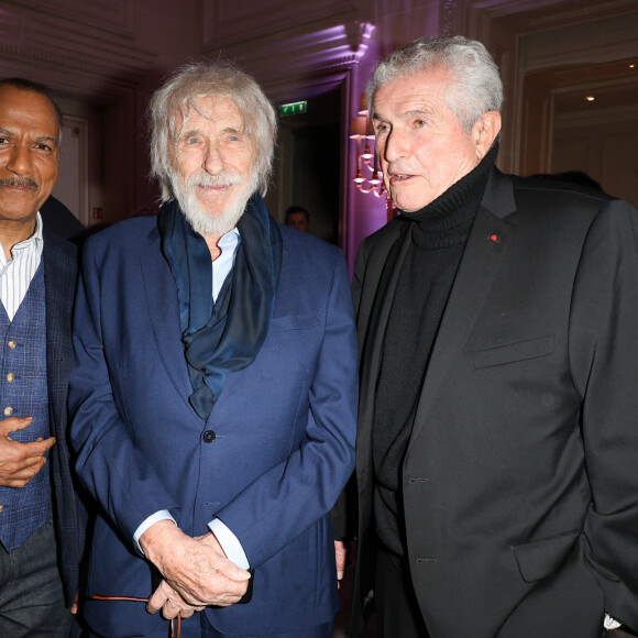 L'humoriste n'était pas venu seul jusque dans le 8e arrondissement de notre capitale.
Pascal Legitimus, Pierre Richard et Claude Lelouch - Soirée de gala pour la Fondation de la recherche en physiologie, les Stethos, au George V à Paris le 18 mars 2024. © Coadic Guirec / Bestimage