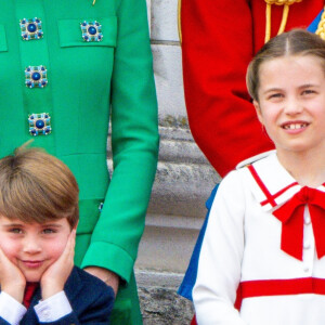 Le prince Louis, la princesse Charlotte de Galles - La famille royale d'Angleterre sur le balcon du palais de Buckingham lors du défilé "Trooping the Colour" à Londres. Le 17 juin 2023