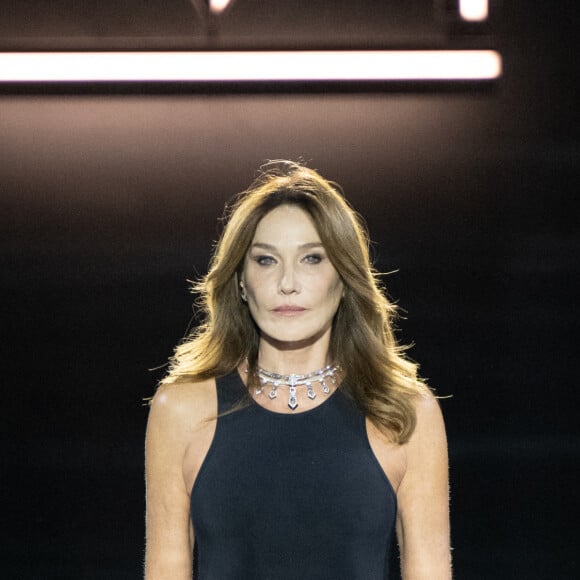 Carla Bruni - Défilé Messika Haute Joaillerie 2023 au Pavillon Cambon à Paris le 28 septembre 2023. Agence / Bestimage 