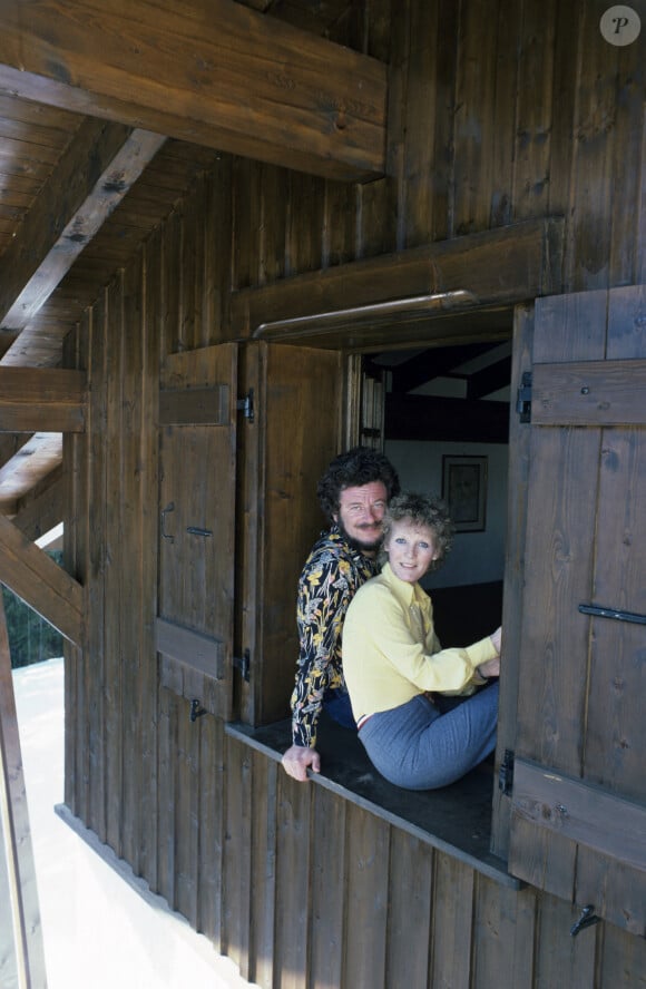 Archives - En Suisse, à Megève, rendez-vous avec Petula Clark et son mari Claude Wolff dans leur chalet. Mars 1977 © Michel Ristroph via Bestimage