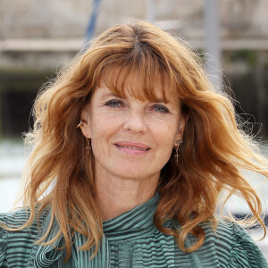 Interviewée par Paris Match, la comédienne avait parlé de son enfance mais aussi de sa grand-mère Nicole qui avait partagé la vie de Jean Anouilh.
Gwendoline Hamon pour le telefilm "Cassandre" participe au Festival de la Fiction de La Rochelle le 16 Septembre 2022. Patrick Bernard/ Bestimage 