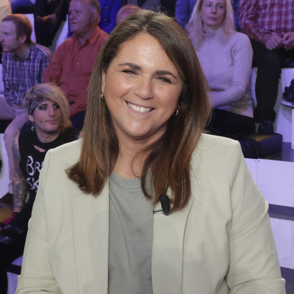 Exclusif - Valérie Benaim sur le plateau de l'enregistrement de l'émission " Face à Hanouna " présentée par C.Hanouna et diffusée sur C8 le 24 mars 2024, à Paris, France, le 21 mars 2024. © Jack Tribeca / Bestimage 