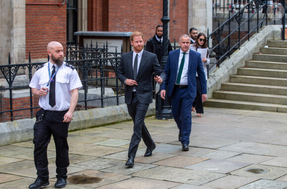 Le prince Harry, duc de Sussex, à la sortie du procès contre l'éditeur du journal "Daily Mail" à Londres, le 30 mars 2023. © Tayfun Salci/Zuma Press/Bestimage 