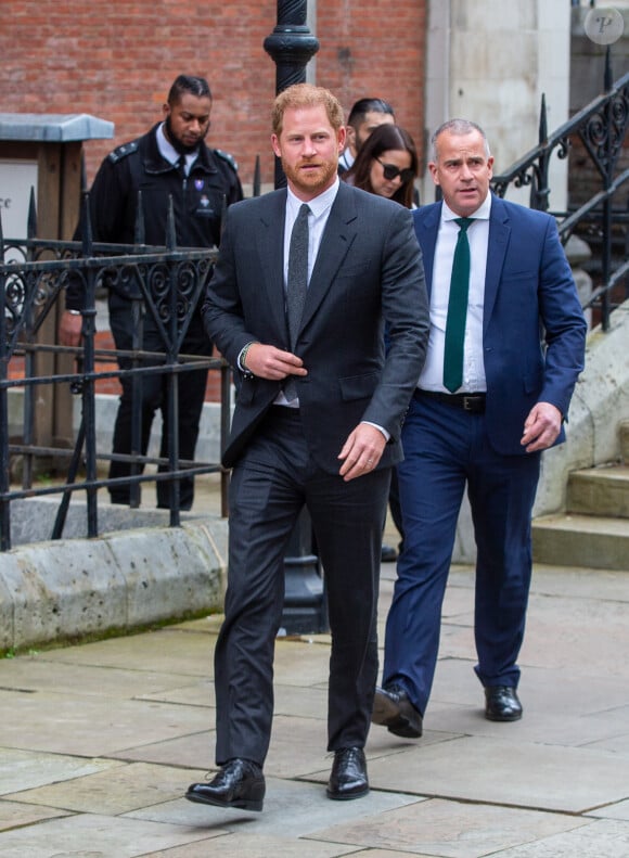 Le prince Harry, duc de Sussex, à la sortie du procès contre l'éditeur du journal "Daily Mail" à Londres, le 30 mars 2023. © Tayfun Salci/Zuma Press/Bestimage 