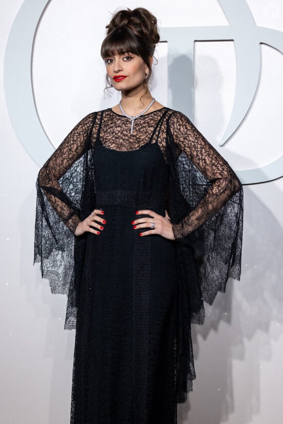 La chanteuse portait une robe Haute-Couture lors de cette soirée
Clara Luciani - Soirée de gala en hommage à Patrick Dupond à l'Opéra de Paris le 21 février 2023.