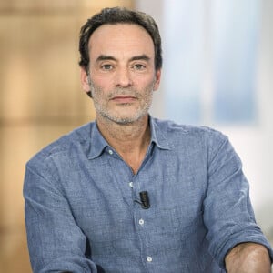 Exclusif - Anthony Delon - Anthony Delon fait la promotion de son livre "Bastingage" sur le plateau de l'émission "C à Vous" à Paris