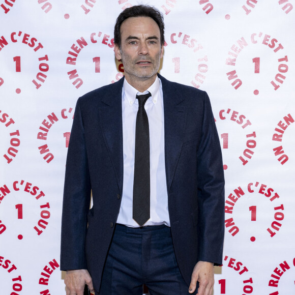 Anthony Delon au photocall des invités au dîner de gala de l'association "Un rien c'est tout" au musée de l'armée aux Invalides à Paris le 7 mars 2024.