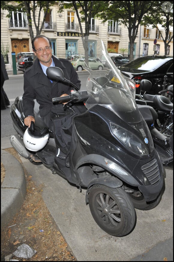 François Hollande à scooter (archive)