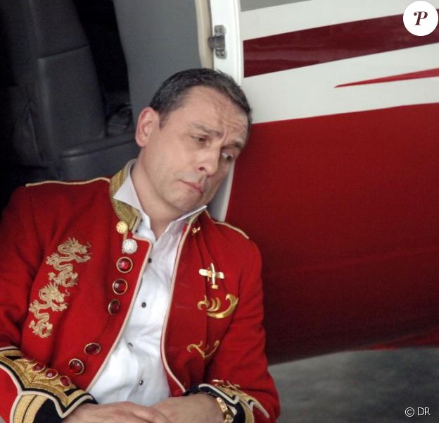 Scarica Gratis Images Francois Pirette L Humoriste De La Publicite Kit Kat Victime D le plus cool salutations