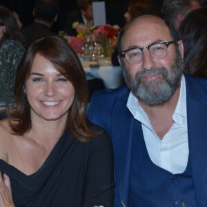 Kad Merad et sa femme Julia Vignali ont fait une rare apparition ensemble pour une soirée.
Kad Merad et sa femme Julia Vignali - Dîner de charité Breitling à la Samaritaine pour l'association "Premiers de Cordée" à Paris. 