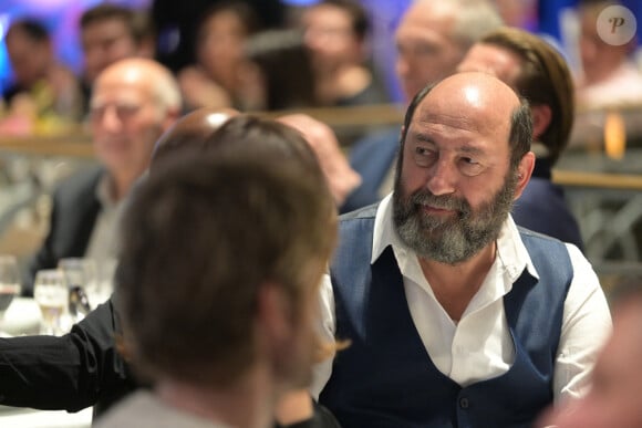 Il était particulièrement en forme lui aussi ! 
Kad Merad - Dîner de charité Breitling à la Samaritaine pour l'association "Premiers de Cordée" à Paris le 4 avril 2024.