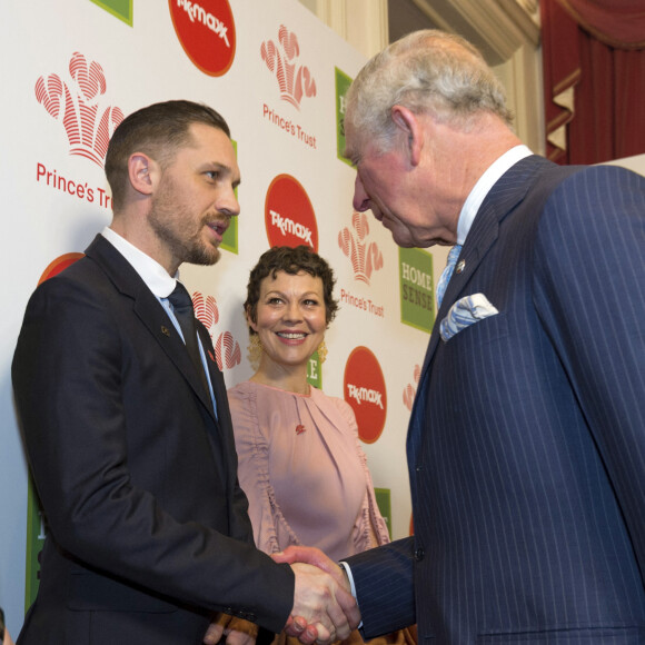 Charles serre la main de Tom Hardy, à Londres le 6 mars 2018. Photo by Geoff Pugh/PA Wire/ABACAPRESS.COM