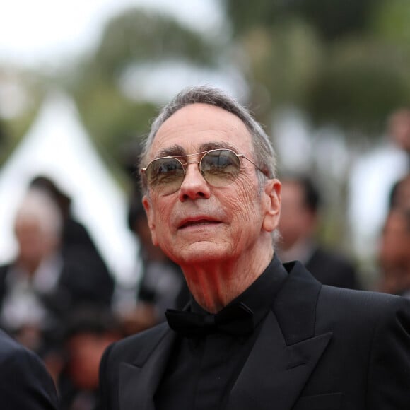 Si Alain Chamfort a fait ce choix ce n'est pas en raison de sa santé fragile.
Alain Chamfort - Montée des marches du film " Les Amandiers " lors du 75ème Festival International du Film de Cannes. Le 22 mai 2022 © Dominique Jacovides / Bestimage 