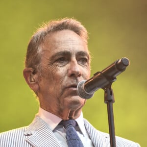 Alain Chamfort en concert lors de la 15ème édition du Grand Pruneau Show à Agen le 1er septembre 2019. © Thierry Breton/Panoramic/Bestimage 