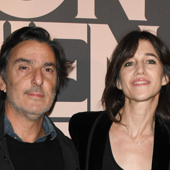 Yvan Attal et sa compagne Charlotte Gainsbourg - Avant-première du film "Mon chien stupide" au cinéma UGC Normandie à Paris, le 22 octobre 2019. © Coadic Guirec/Bestimage