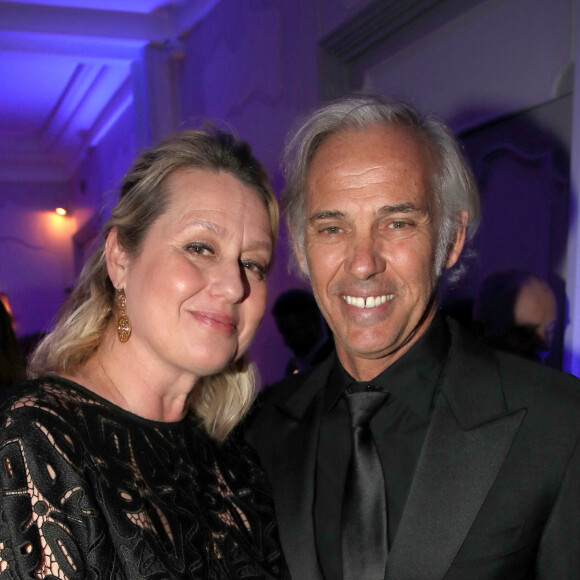 Exclusif - Paul Belmondo et sa femme Luana - Dîner de l'association AEM, au profit des enfants du Rwanda par Babeth Djian au pavillon Ledoyen à Paris. Le 23 mars 2023. © Bertrand Rindoff Petroff-Olivier Borde / Bestimage